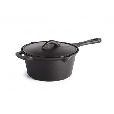 Cast iron saucepan with lid